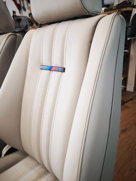 Sièges BMW E28 avant – Cuir Nappa OEM, confort premium – Image 4