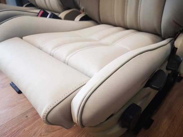 Sièges BMW E28 avant – Cuir Nappa OEM, confort premium