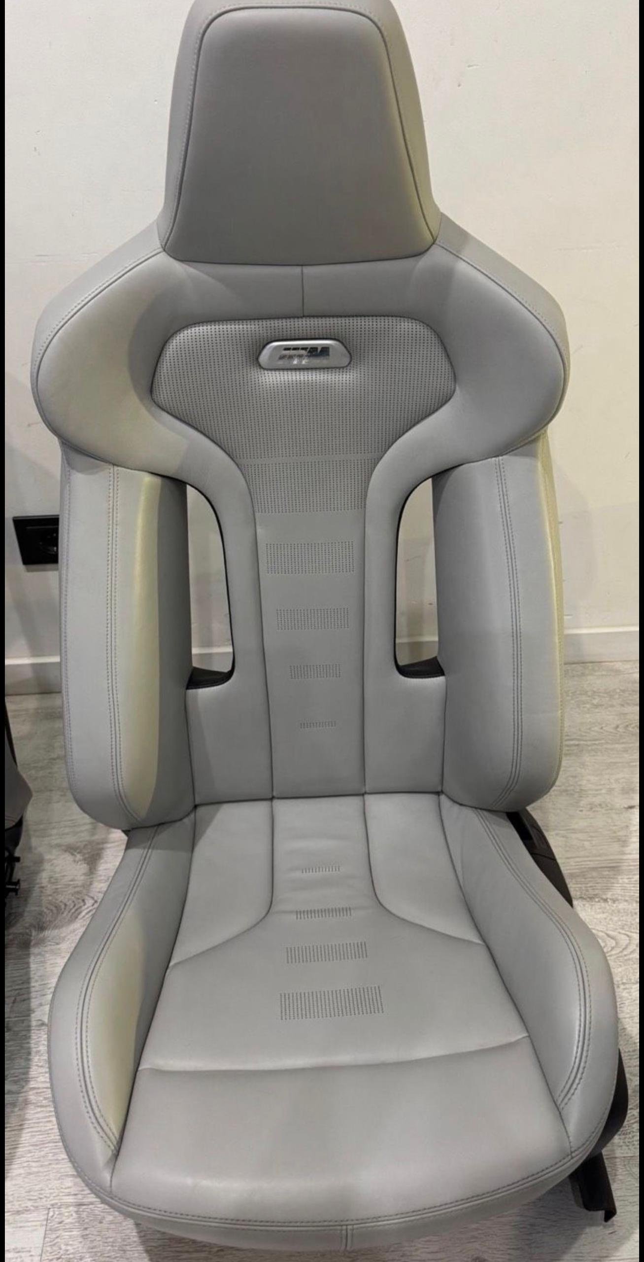 Intérieur BMW M3 F80 sièges cuir Silverstone – Image 3