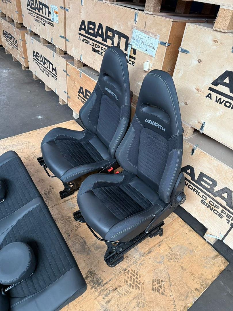 Sièges sport Sabelt Fiat 500 / Abarth 595 – OEM, maintien optimal – Image 2